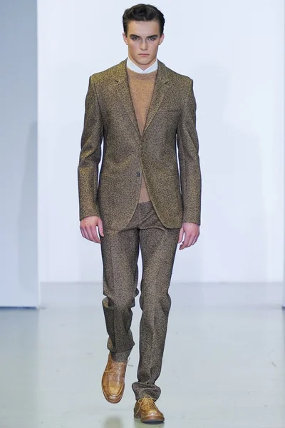 Look 38